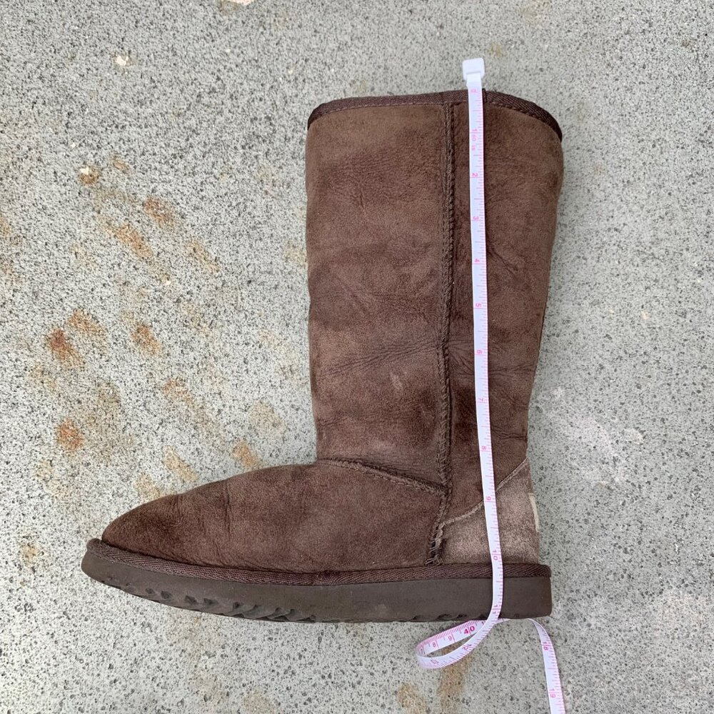 UGG AUSTRALIA Classic Tall Shearling Boots Kids 3 Euro 33 11" Chocolate Brown - Picture 10 of 11